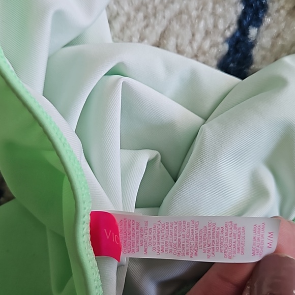 Sz M Victoria's Secret Bikini - Picture 3 of 4